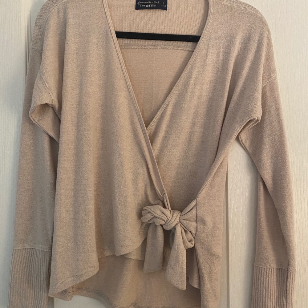 Abercrombie long sleeve, wrap with front tie